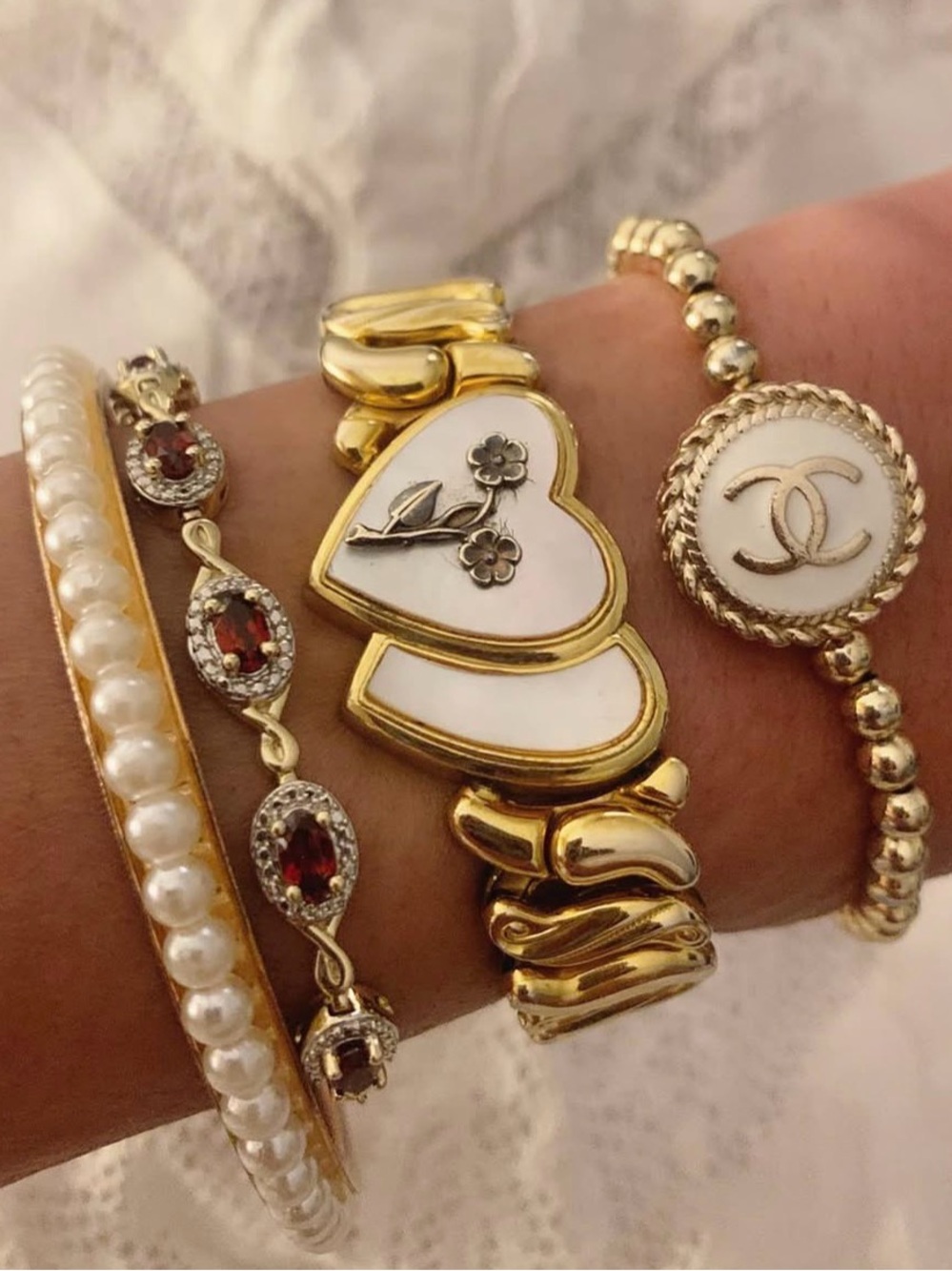 Signature LoveShackFancy Vintage White & Gold Double Heart Sweetheart Bracelet